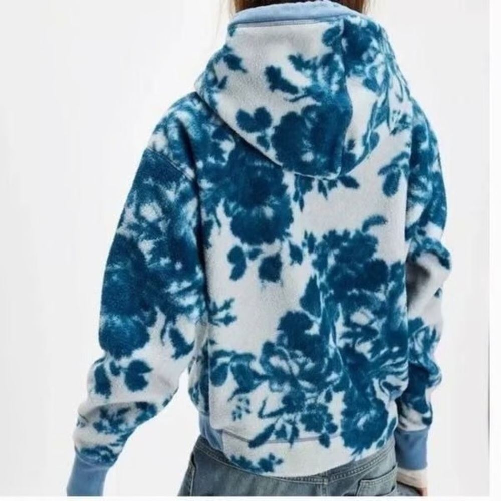 3253. FREE PEOPLE With Love Sweatshirt in Chambray combo Sz XS NWT $128 - Picture 3 of 7